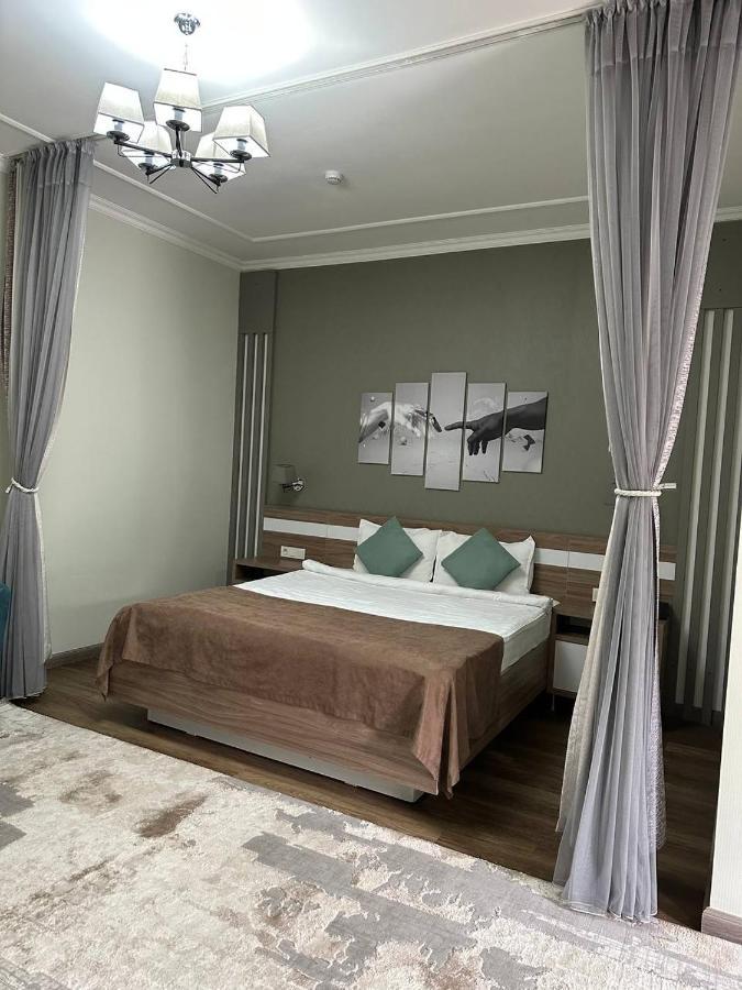 Gоlden Dragon Villa Hotel Бишкек Экстерьер фото
