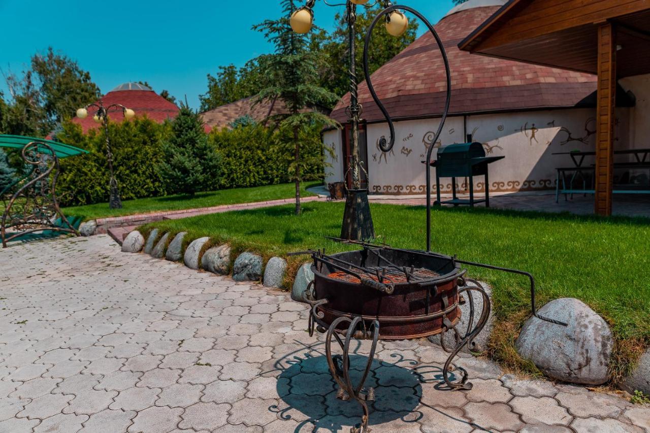 Gоlden Dragon Villa Hotel Бишкек Экстерьер фото