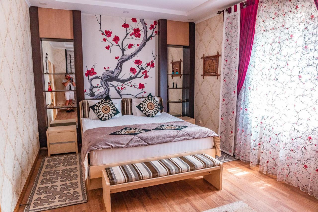 Gоlden Dragon Villa Hotel Бишкек Экстерьер фото