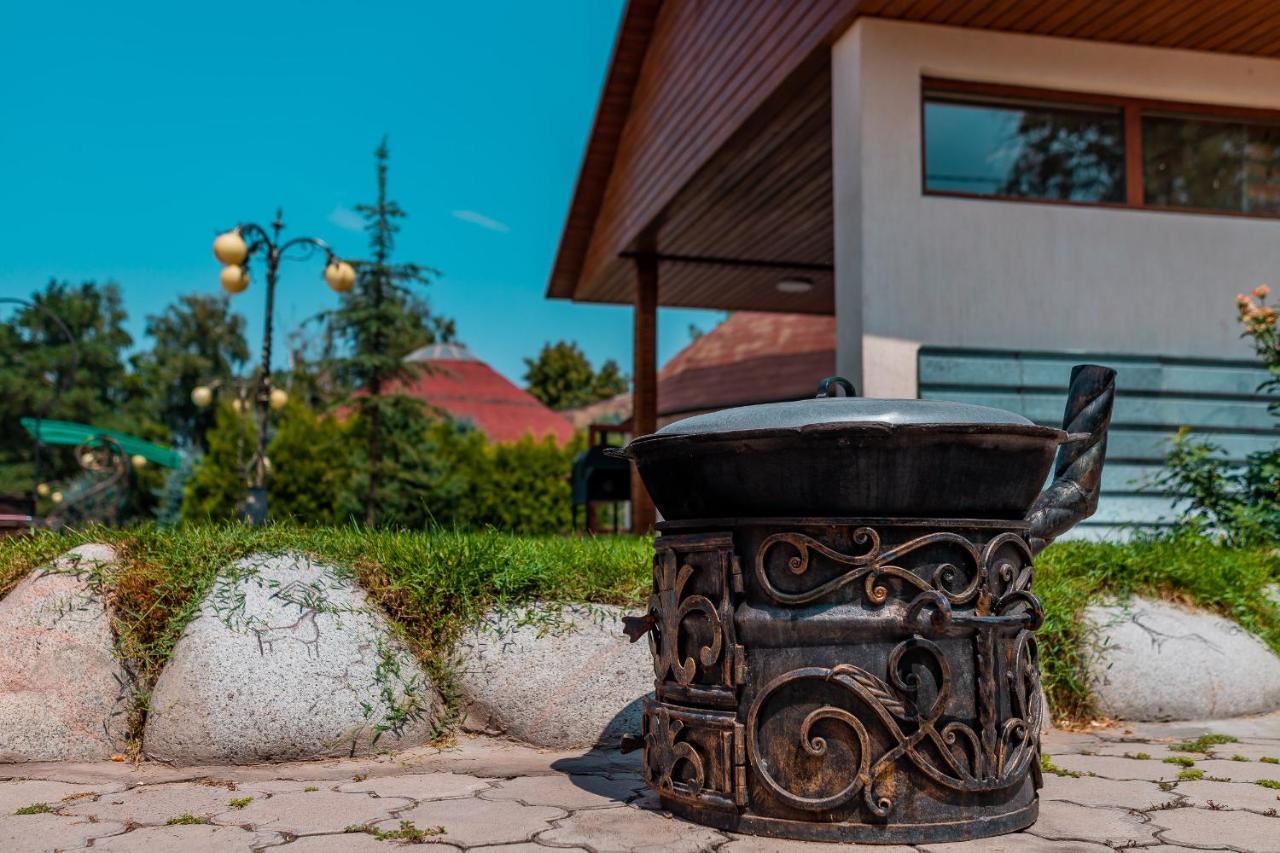 Gоlden Dragon Villa Hotel Бишкек Экстерьер фото