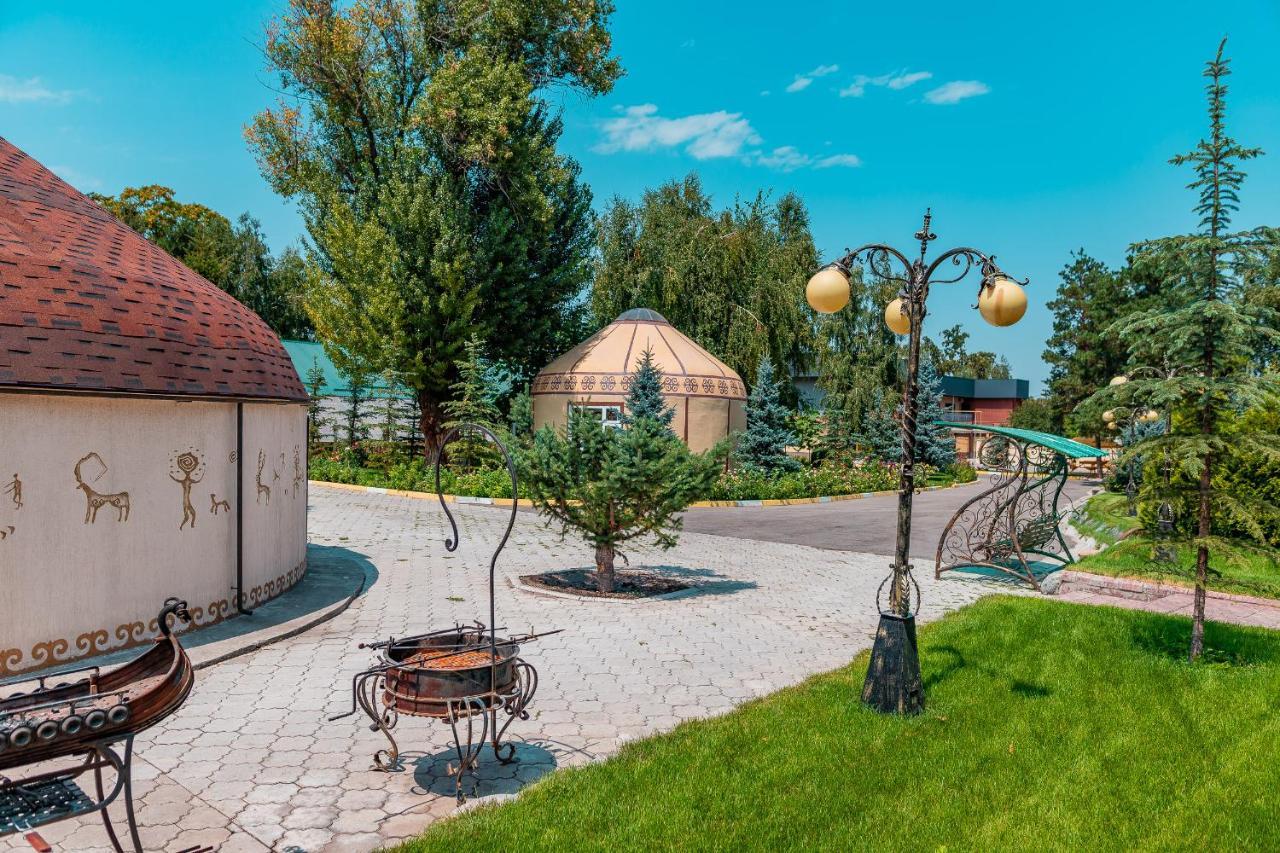 Gоlden Dragon Villa Hotel Бишкек Экстерьер фото
